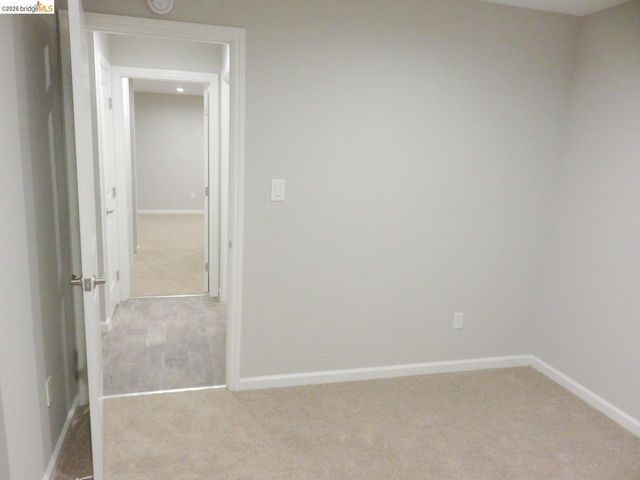 325 Kitty Hawk Rd 304, Alameda, CA 94501