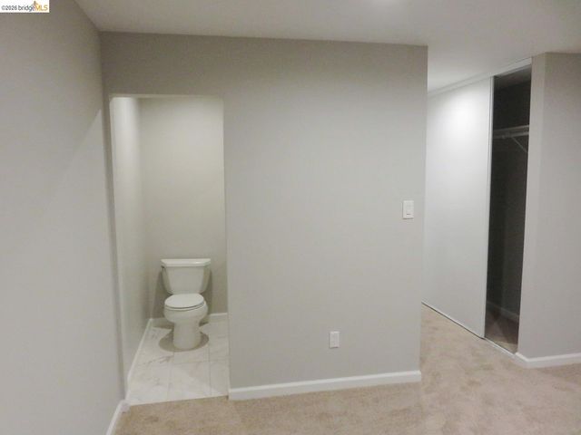 325 Kitty Hawk Rd 304, Alameda, CA 94501