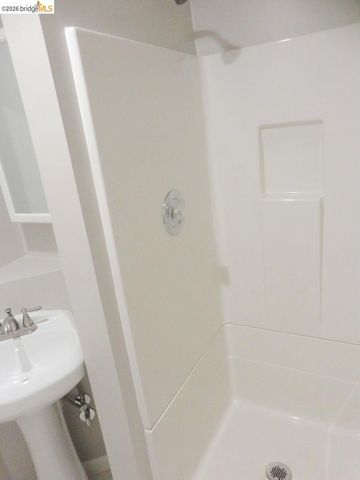 325 Kitty Hawk Rd 304, Alameda, CA 94501