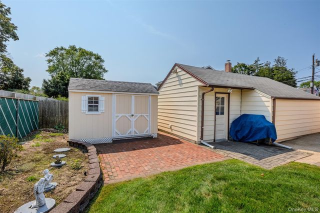 212 15th Street, West Babylon, NY 11704
