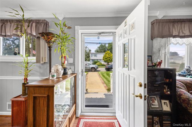 212 15th Street, West Babylon, NY 11704