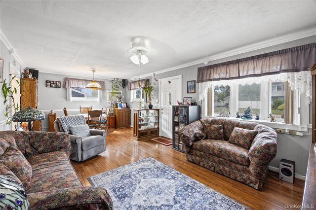 212 15th Street, West Babylon, NY 11704