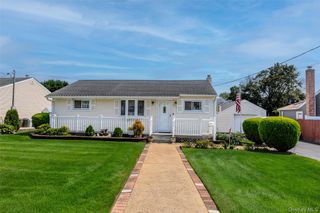 212 15th Street, West Babylon, NY 11704