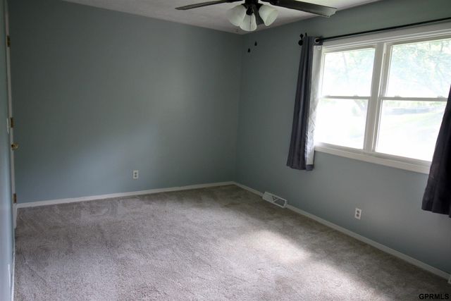 208 Sandi Court, Bellevue, NE 68005