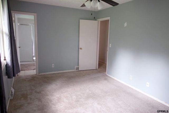 208 Sandi Court, Bellevue, NE 68005