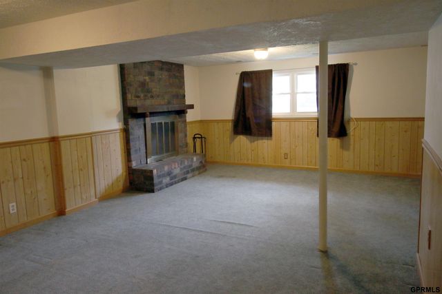 208 Sandi Court, Bellevue, NE 68005