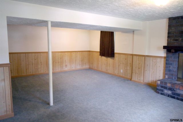 208 Sandi Court, Bellevue, NE 68005