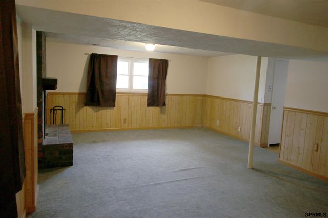 208 Sandi Court, Bellevue, NE 68005