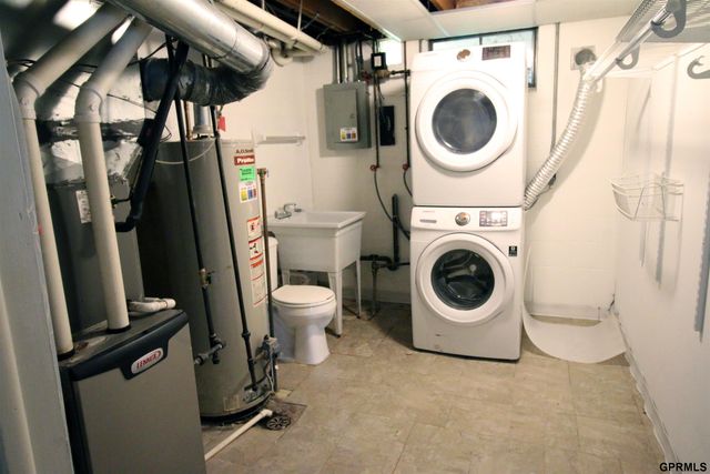 208 Sandi Court, Bellevue, NE 68005