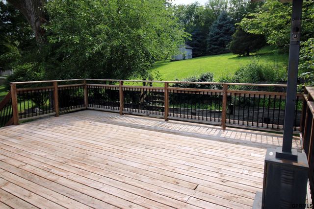 208 Sandi Court, Bellevue, NE 68005