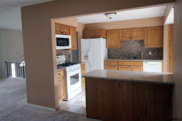 208 Sandi Court, Bellevue, NE 68005