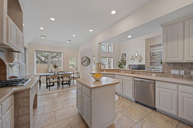 5813 Anselm CT, Austin, TX 78739