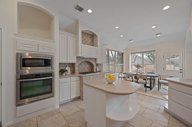 5813 Anselm CT, Austin, TX 78739