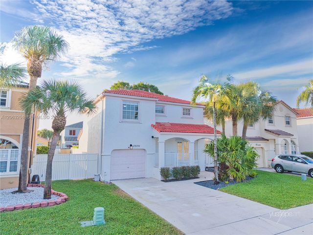 15151 NW 6th Court 15151, Pembroke Pines, FL 33028