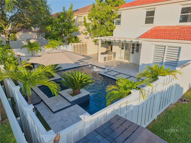 15151 NW 6th Court 15151, Pembroke Pines, FL 33028
