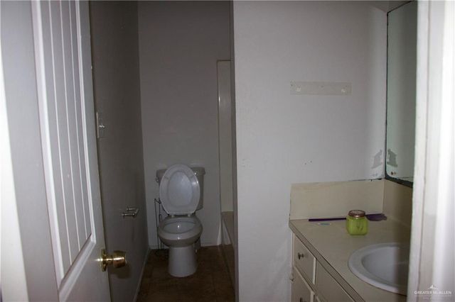 2300 N 32nd Street, Mcallen, TX 78501