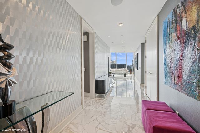 401 N Wabash Avenue 49G, Chicago, IL 60611