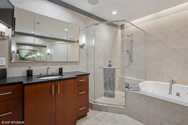 401 N Wabash Avenue 49G, Chicago, IL 60611