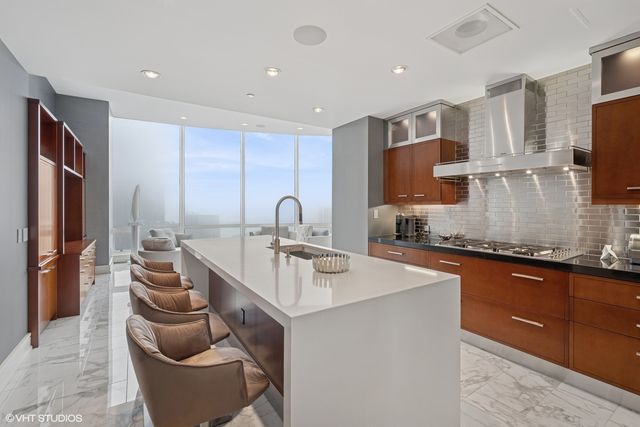 401 N Wabash Avenue 49G, Chicago, IL 60611
