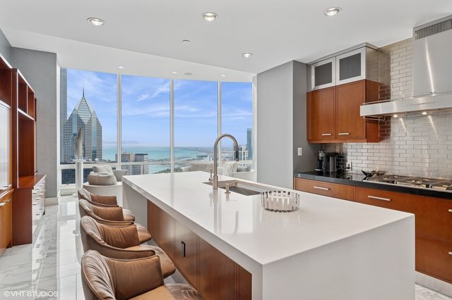 401 N Wabash Avenue 49G, Chicago, IL 60611