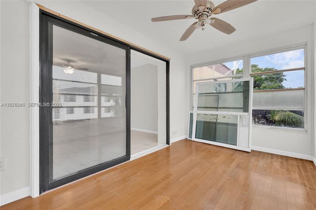 9355 SW 8th St 425, Boca Raton, FL 33428