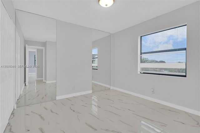 9355 SW 8th St 425, Boca Raton, FL 33428