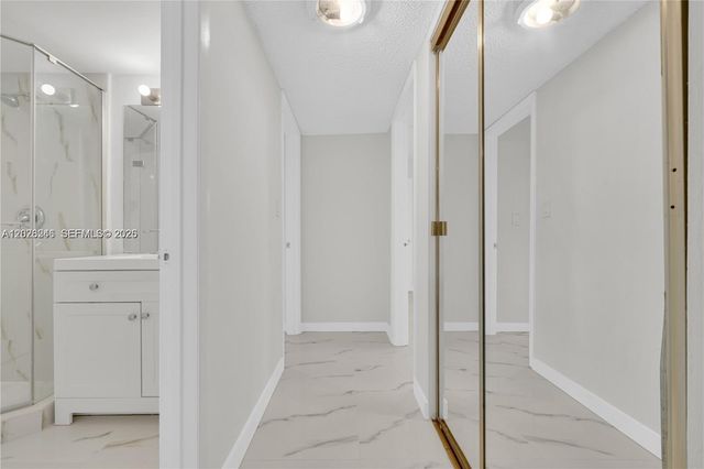 9355 SW 8th St 425, Boca Raton, FL 33428
