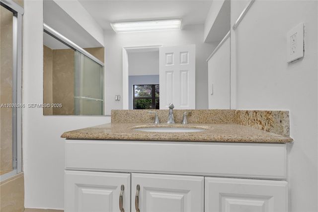 9355 SW 8th St 425, Boca Raton, FL 33428