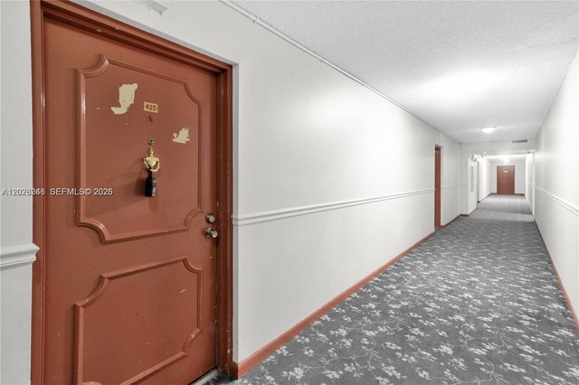 9355 SW 8th St 425, Boca Raton, FL 33428