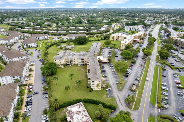 9355 SW 8th St 425, Boca Raton, FL 33428