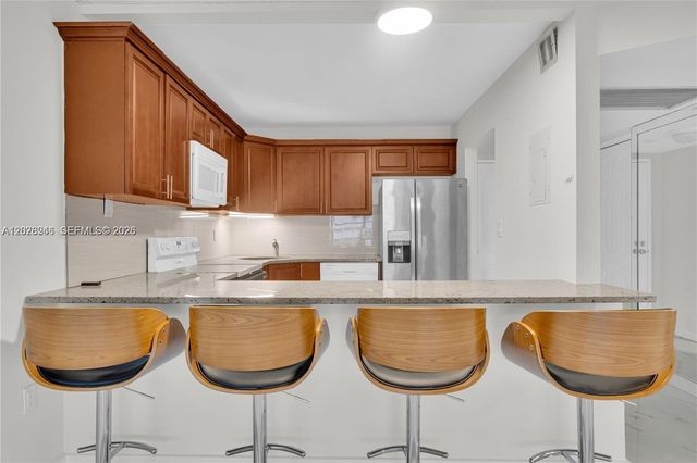 9355 SW 8th St 425, Boca Raton, FL 33428