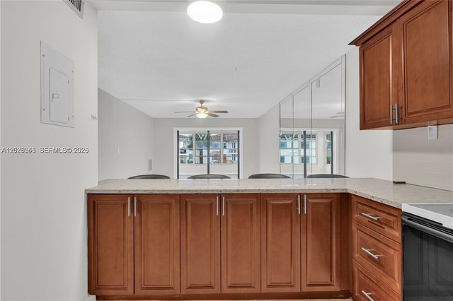 9355 SW 8th St 425, Boca Raton, FL 33428