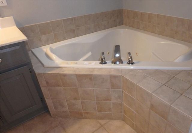 14064 W 147th Street, Olathe, KS 66062