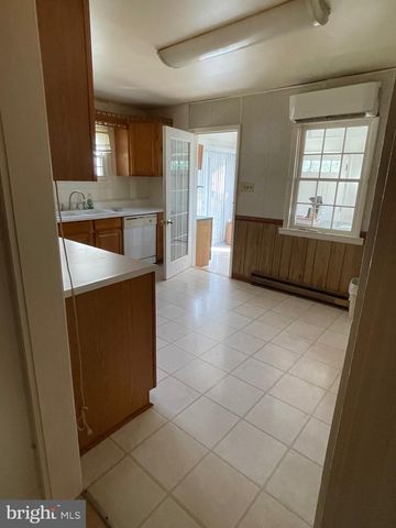 10123 WINCHESTER AVE, Bunker Hill, WV 25413