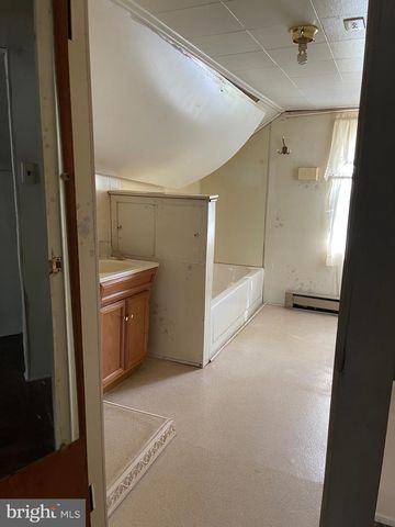 10123 WINCHESTER AVE, Bunker Hill, WV 25413