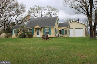 10123 WINCHESTER AVE, Bunker Hill, WV 25413