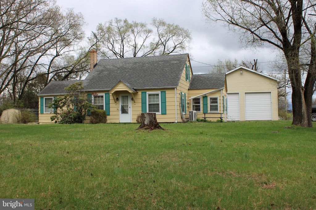 10123 WINCHESTER AVE, Bunker Hill, WV 25413