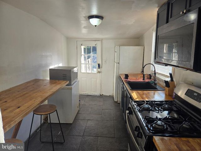 152 MOUNT HOLLY AVE, Mount Holly, NJ 08060