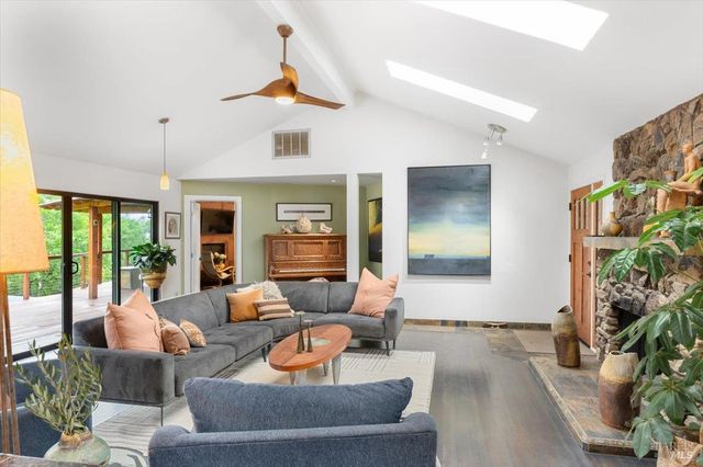 1000 Siesta Way, Sonoma, CA 95476