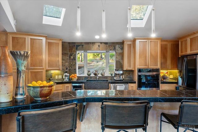 1000 Siesta Way, Sonoma, CA 95476