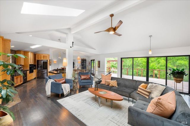 1000 Siesta Way, Sonoma, CA 95476