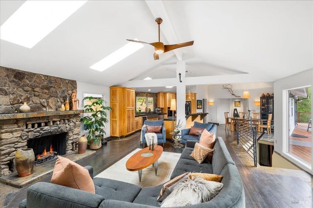 1000 Siesta Way, Sonoma, CA 95476