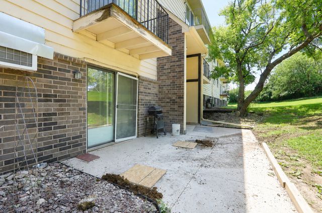 1831 Fuller Road 9, West Des Moines, IA 50265