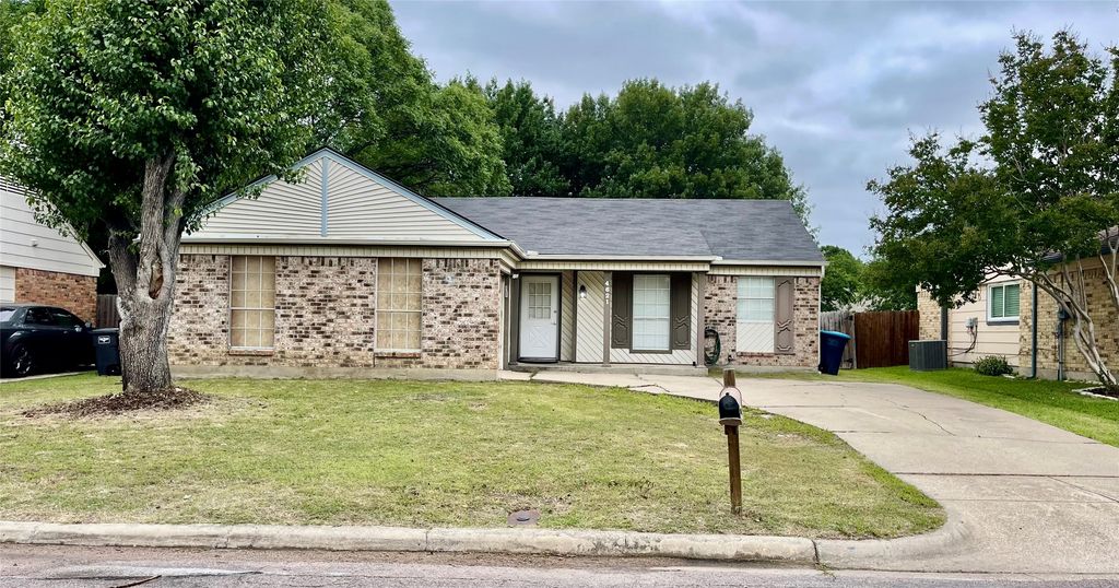 4621 Rose Of Sharon Lane, Fort Worth, TX 76137