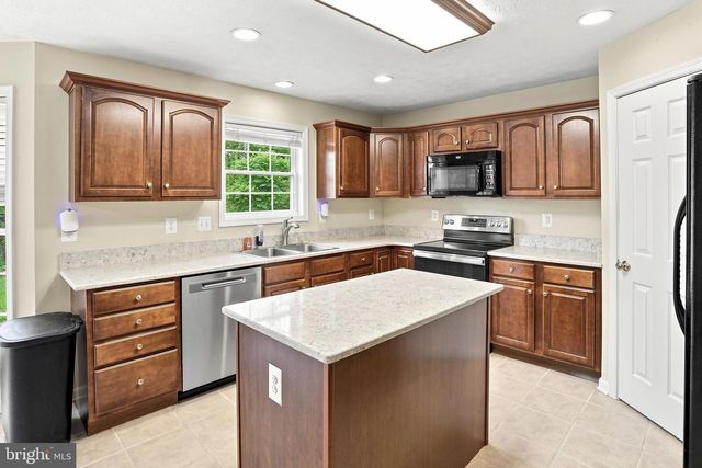211 FLANAGAN DR, Winchester, VA 22602