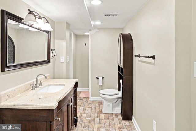211 FLANAGAN DR, Winchester, VA 22602