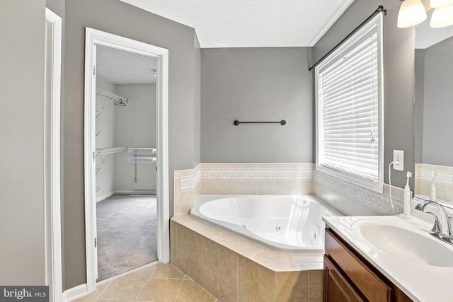 211 FLANAGAN DR, Winchester, VA 22602