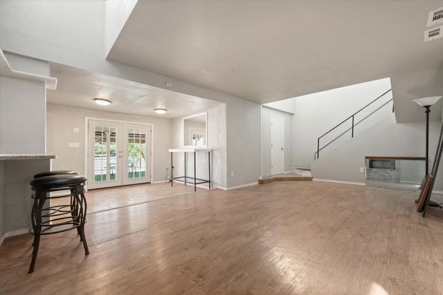 69 Pony Express Trail, Lubbock, TX 79404
