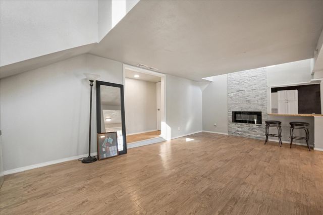 69 Pony Express Trail, Lubbock, TX 79404