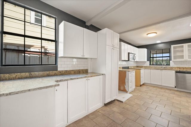 69 Pony Express Trail, Lubbock, TX 79404